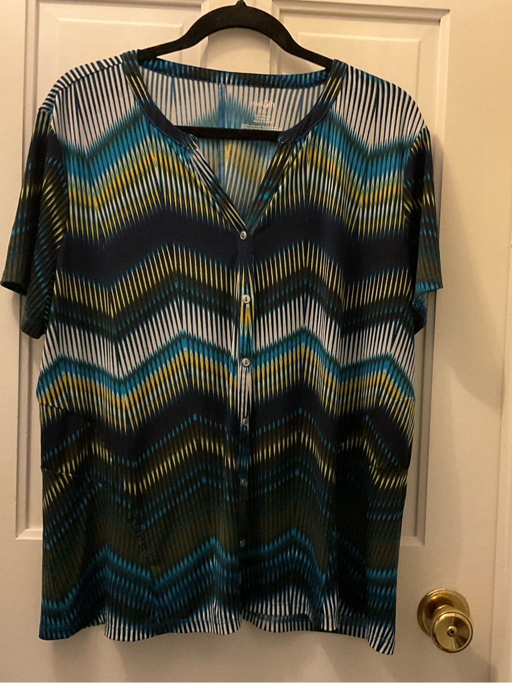 East 5th Chevron Short-Sleeve Button-Front Shirt in Teal, Navy and Yellow